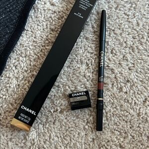 CHANEL Le Crayon Lèvres Lip Pencil with Sharpener